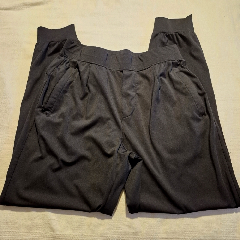 Libin men's size Medium black 4 way stretch joggers, 3 pockets, EUC